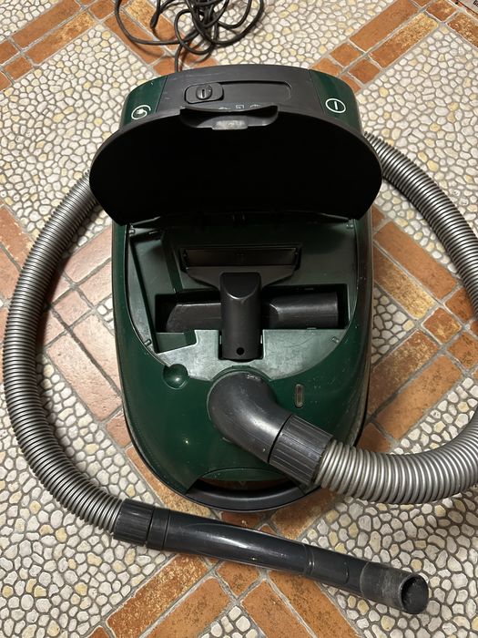 Aspirador Moulinex 1350 w usado