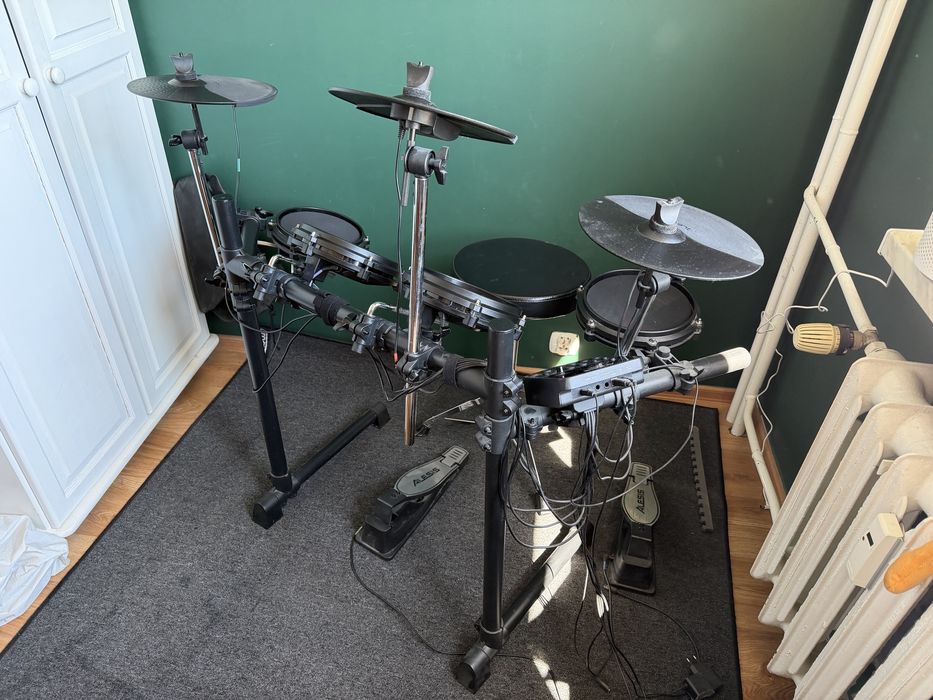 Perkusja elektroniczna ALESIS turbo mesh kit + Dodatki
