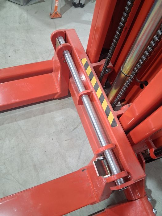 Stacker elétrico Logitrans