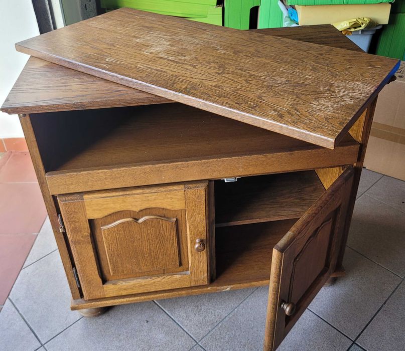 Szafka pod telewizor z ery PRL, obrotowy pulpit