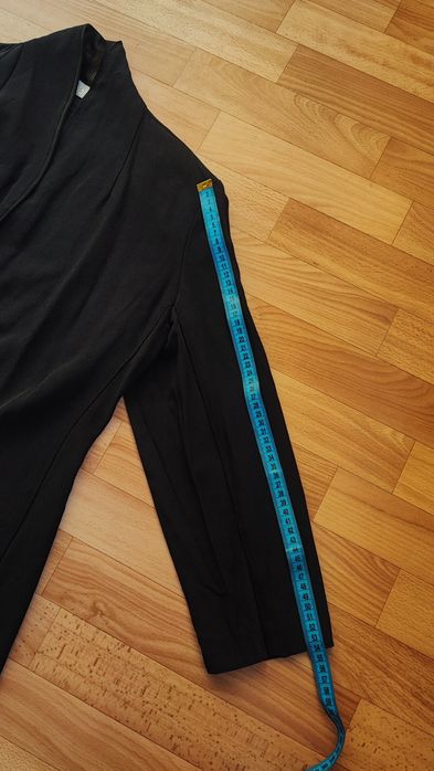 Черный женский пиджак