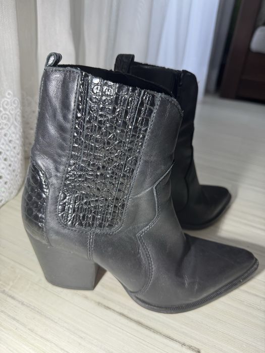 Козаки, козачки, ботінки