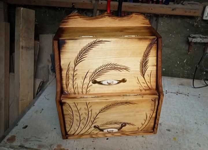 Хлібничка на продаж