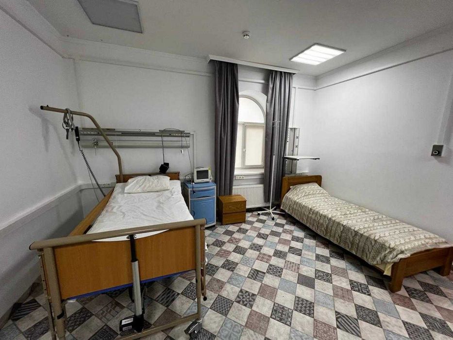 Окрема будівля, Обладнана Клініка, Офіс, Вирлиця, ТОРГ, співпрацюю