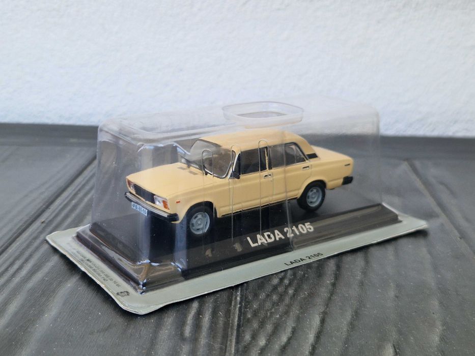 Łada 2105  1:43