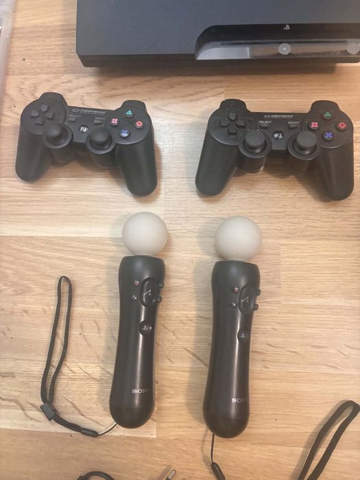 Play station PS3 Slim konsola, kable, 30+ gier, 2pady, 2 PS MOVE kamerka