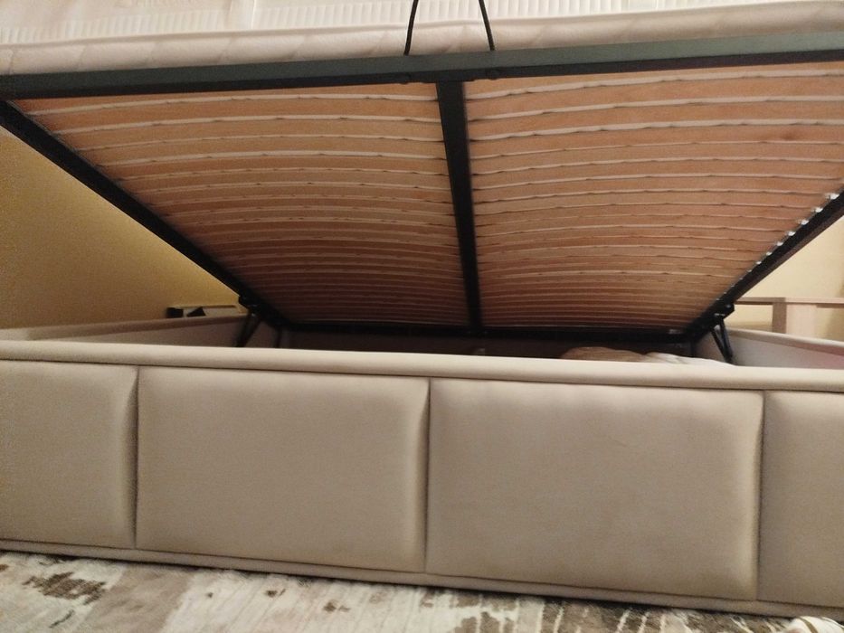 Łóżko sypialniane 200x200