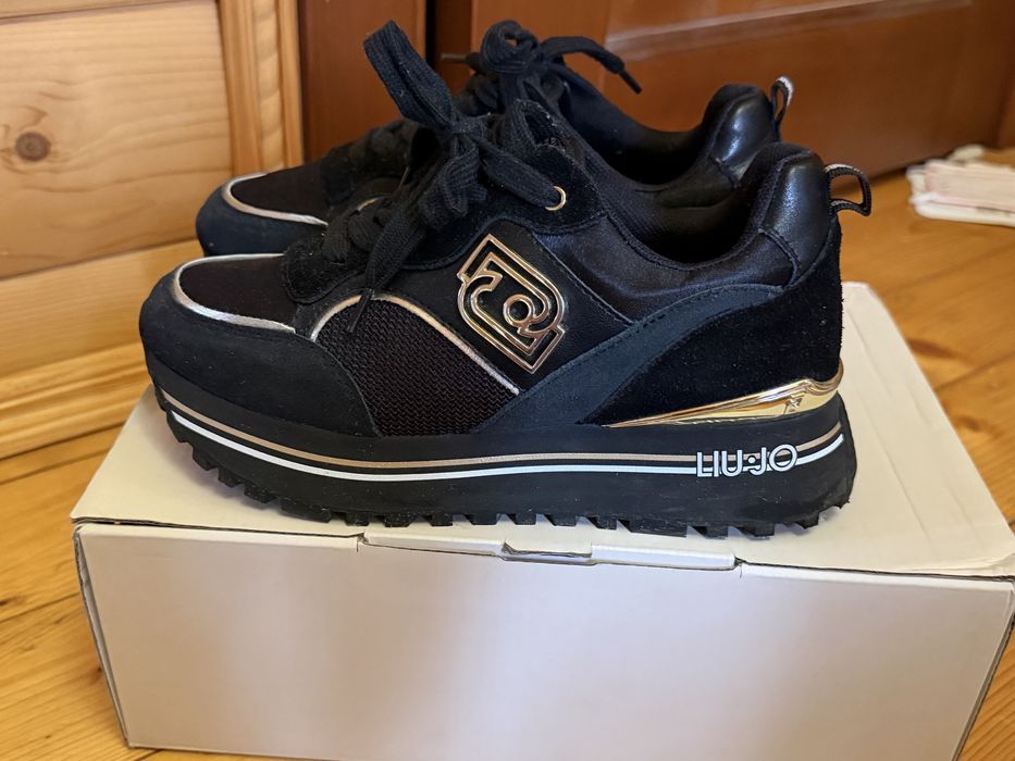 Кросівки liu jo оригінал замша ідеальний стан 36