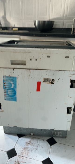 Máquina de Lavar Loiça Encastre Whirlpool – Para Peças com Cestos