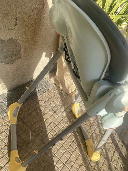 2 cadeiras de alimentação Chicco