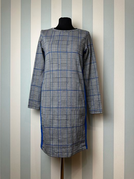 Szara biurowa sukienka z długim rękawem w kratkę 38 M True Spirit