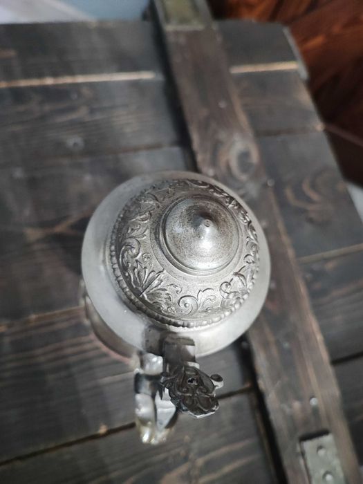 Stary kufel  cynowa klapka dla kolekcjonera Vintage