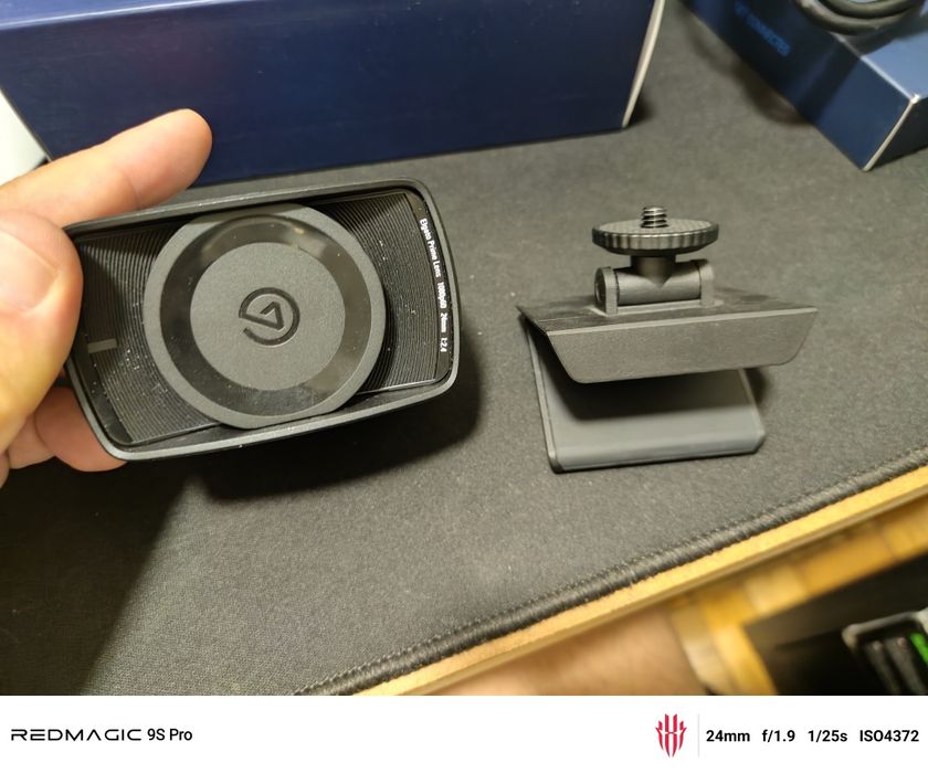 Elgato facecam  webcam