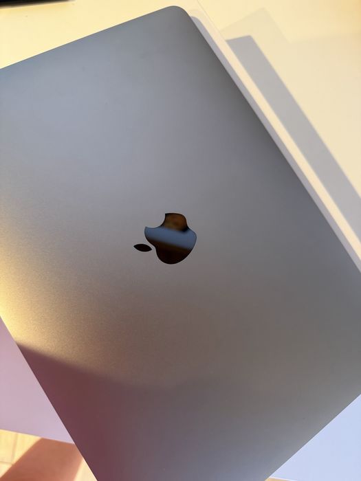 Apple Mcbook air 13