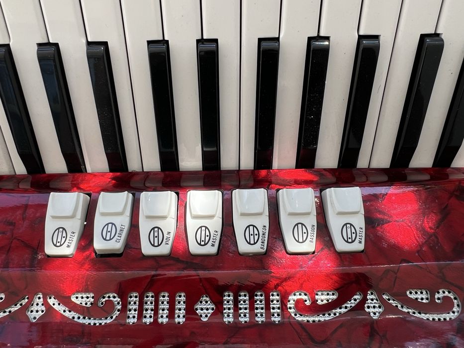 3*voz Acordeão de teclas Borsini italiano + correias e mala