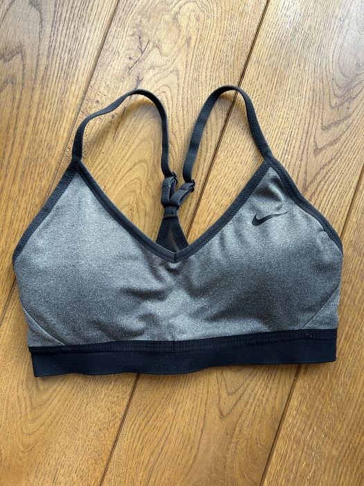 Топ Nike Indy розмір S