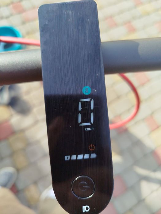 Продам електросамокат Xiaomi Scooter 4 pro