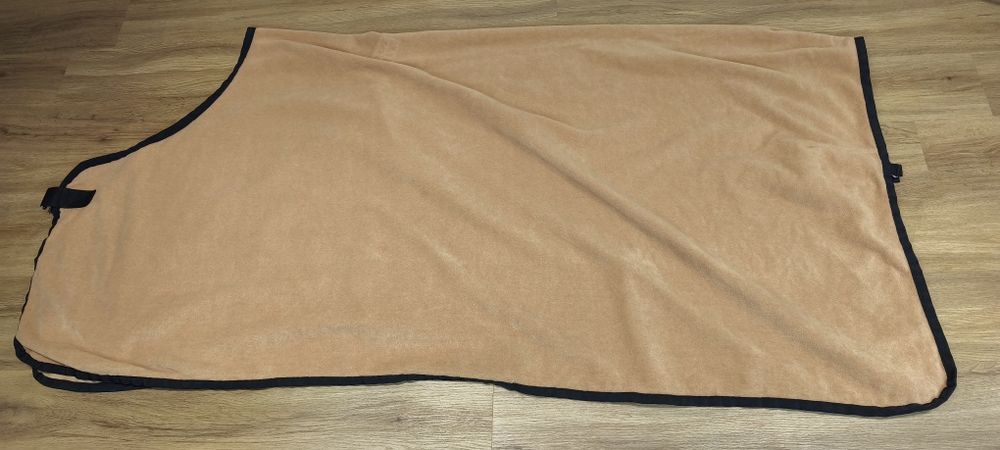 155 cm derka polarowa osuszajaca pasy beżowa