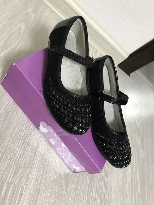 Туфли . Туфельки на девочку