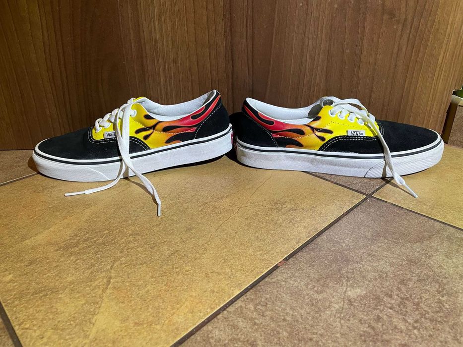 VANS 38,5 z ogniem