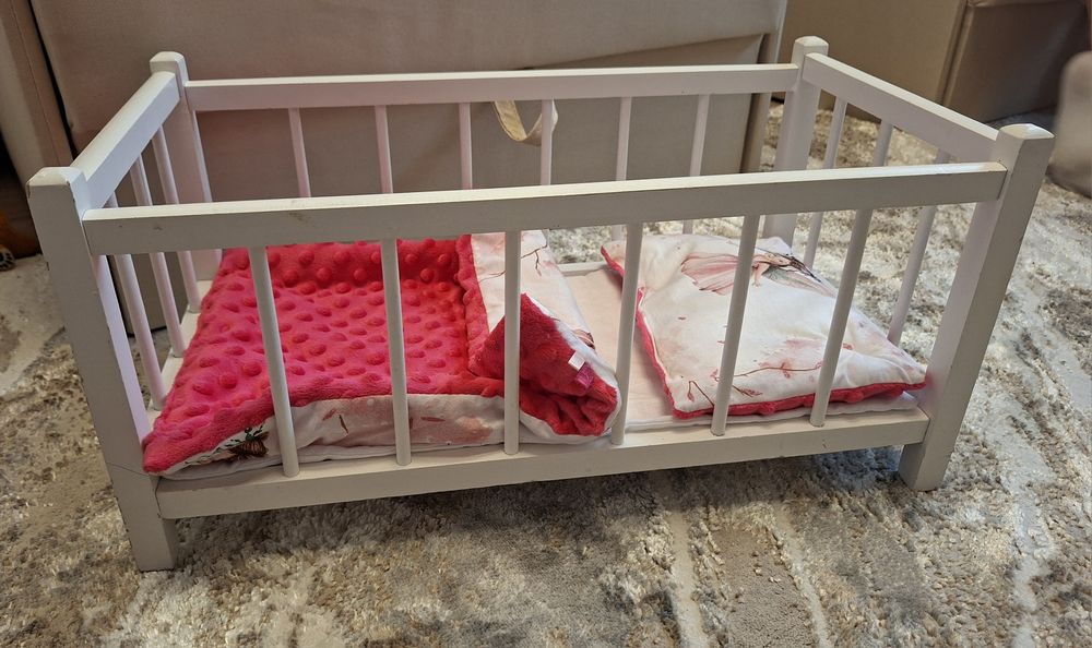 Łóżeczko białe dla lalek