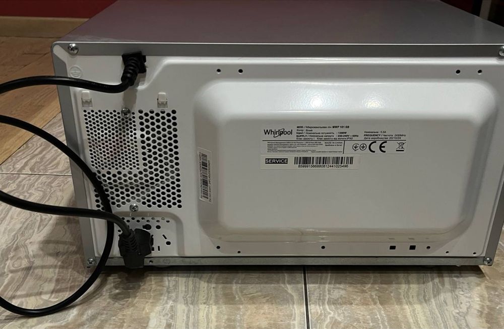 Мікрохвильова піч Whirlpool MWP 101 B б/у
