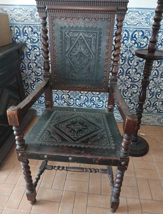 Cadeirão de braços