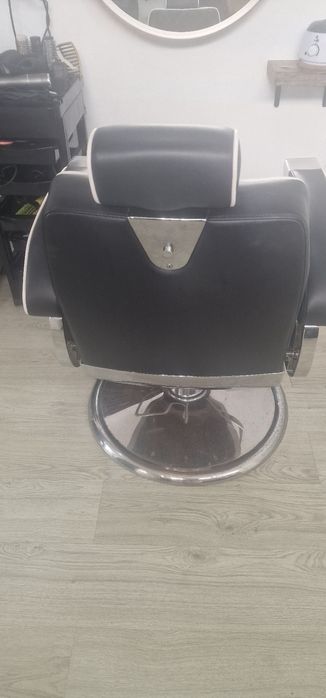 Cadeira de barbeiro como nova