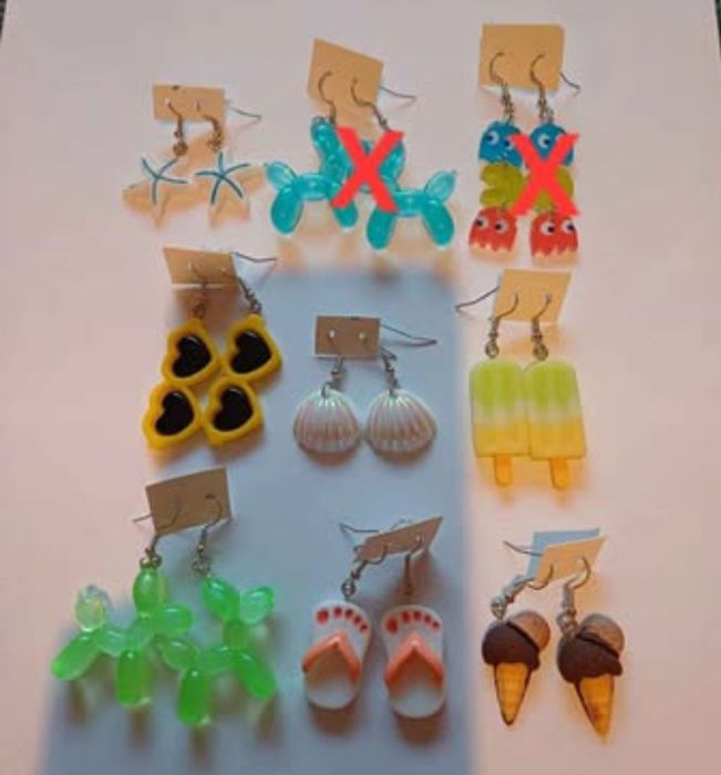 Brincos. Novos.
Cada par 2,25€.
Mais modelos disponíveis nas fotos.