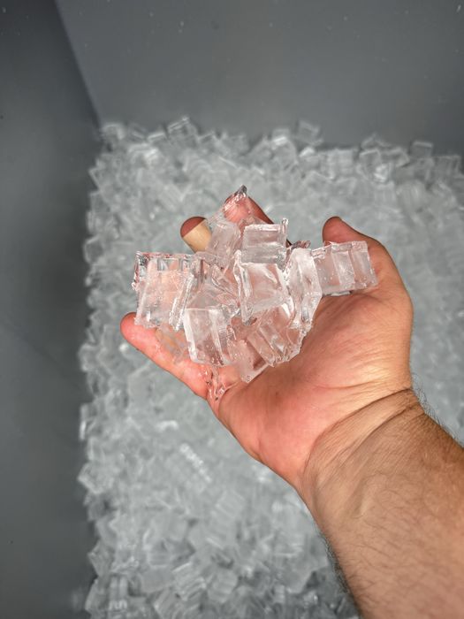 Льодогенератор Manitowoc 250 кілограм на добу кубикового льоду