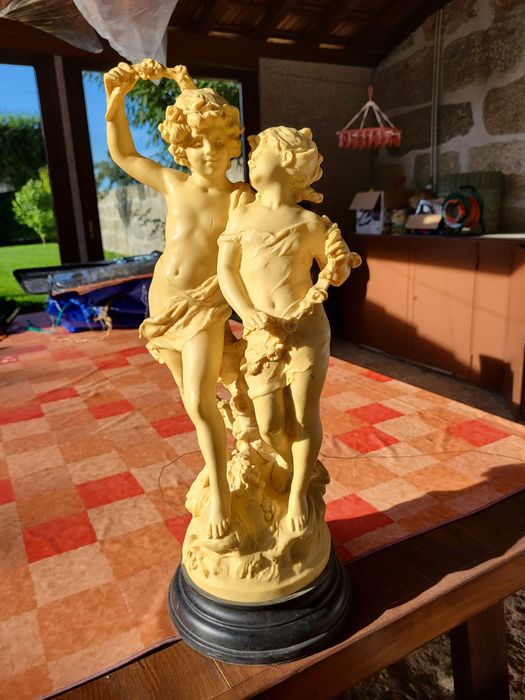 Estátua em marfinite