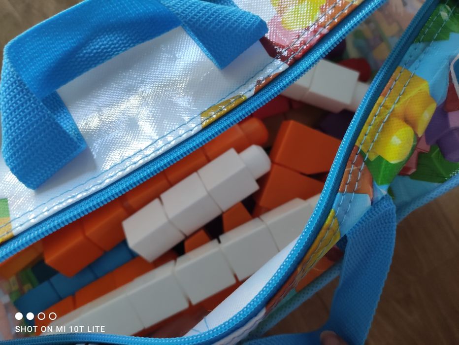 Saco com 150 mega bloks
