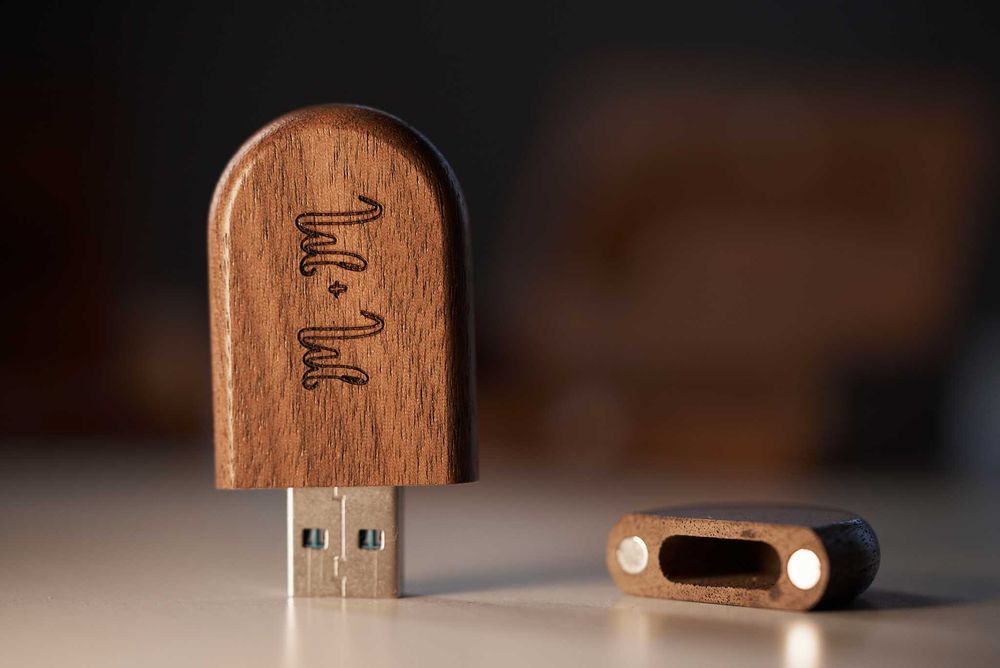 Pendrive + pudełko + grawer GRATIS - 32GB USB 3.0 drewno orzech