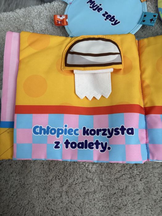 Książeczka edukacyjna sensoryczna dźwiękowa Jolly baby