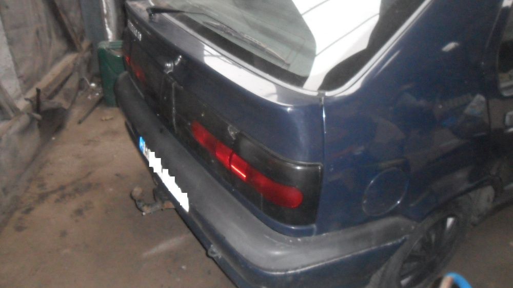 renault 19 5 drzwi 1.9 diesel zwykły przeznaczony na części