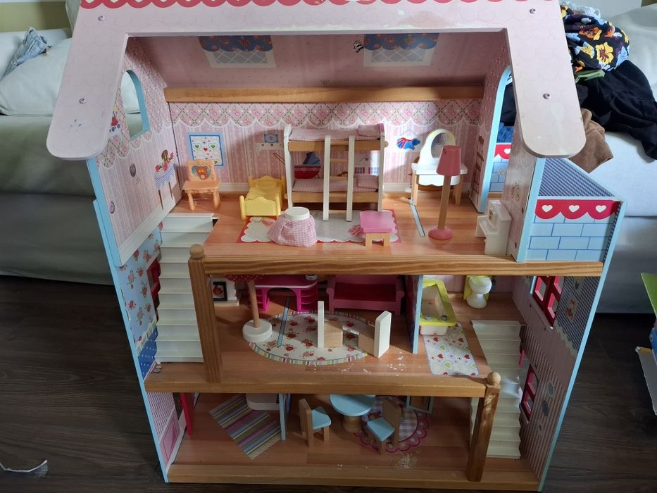 Domek dla lalek drewniany. 60x71x 25 5 cm