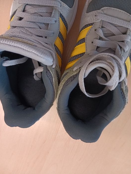 Sportowe buty Adidas rozmiar 39 i 1/3