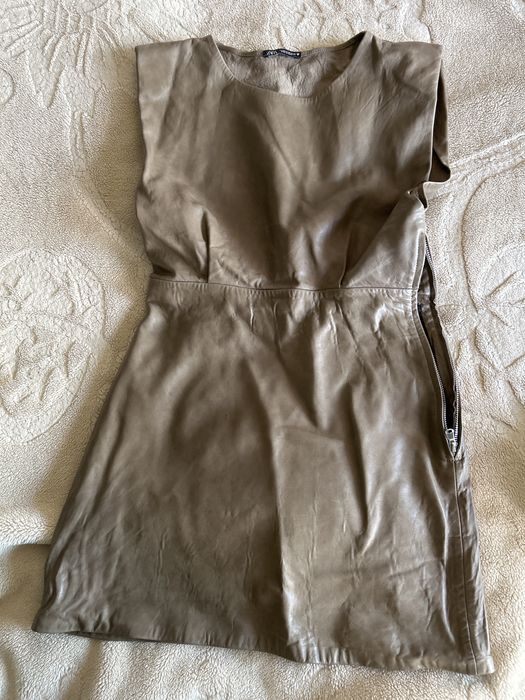 Skórzana naturalna sukienka mini zara