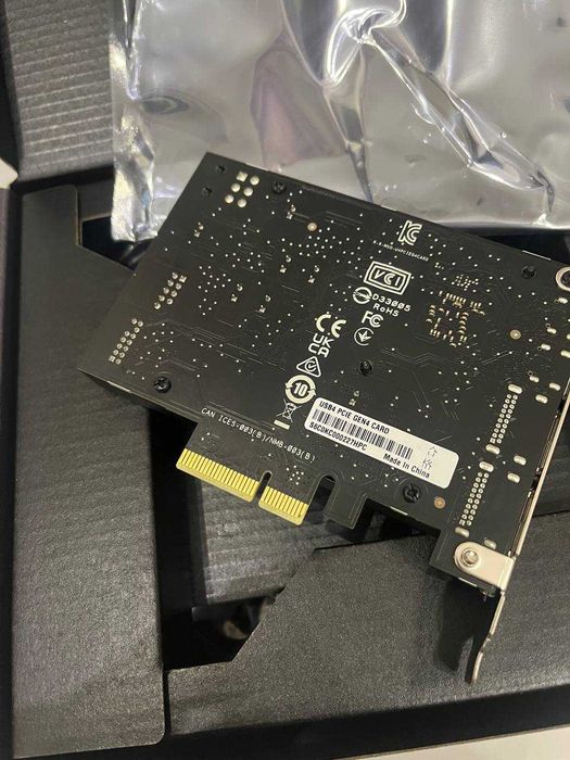 ASUS USB4 PCIe Gen4 Card (90MC0CE0-M0EAY0)