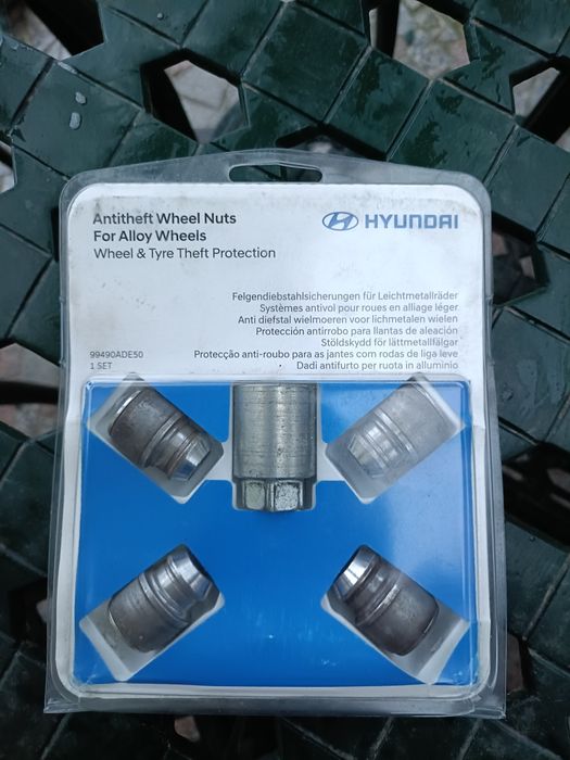 Tapetes HYUNDAI I20 + pernos segurança