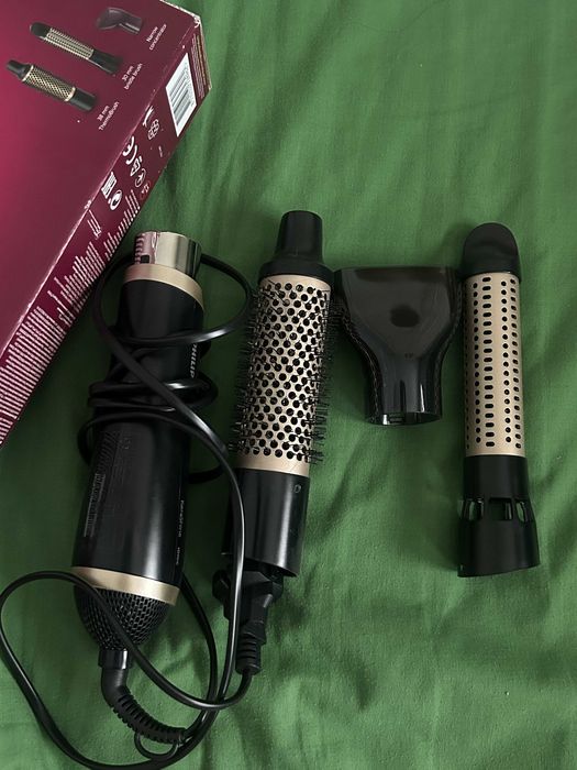 Фен-щітка Philips Essential Care Ionic HP8667/00