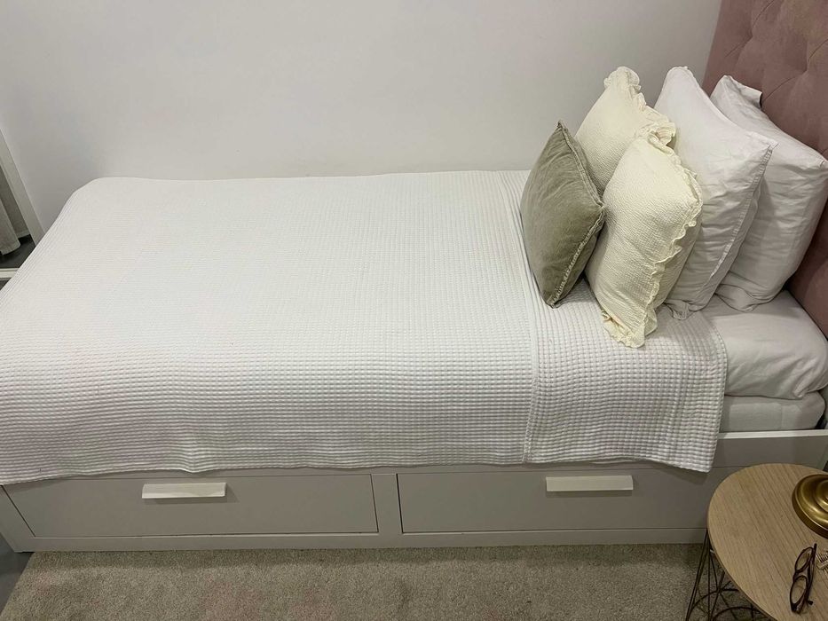 Cama individual/dupla IKEA BRIMNES, como NOVA