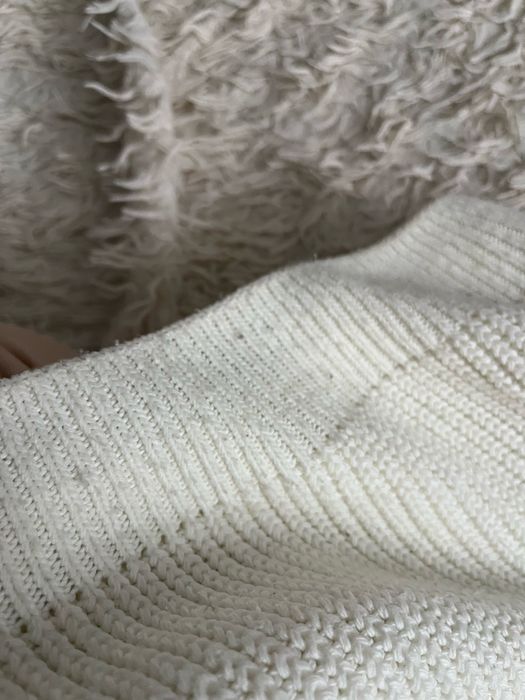 Світер молочний