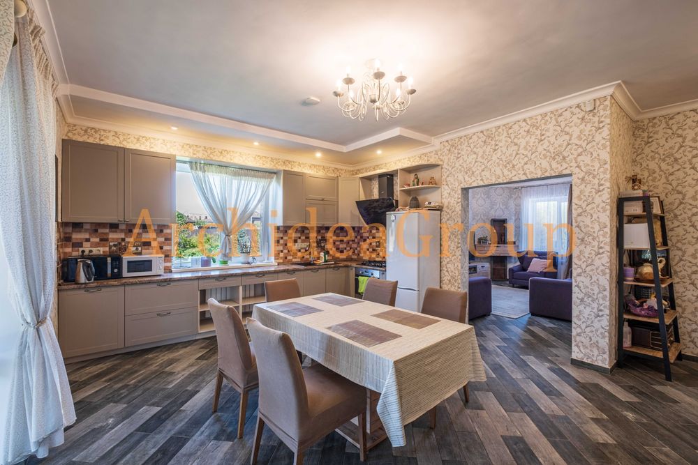 Чудовий 2-х повер. будинок 186 м2 в Ворзелі