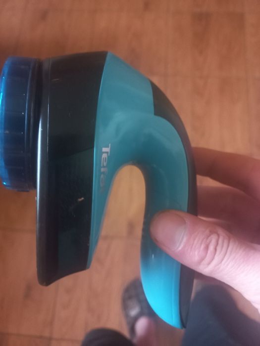 машинка для видалення ковтунців Tefal JB1011E0машинка для видалення ковтунців Tefal JB1011E0