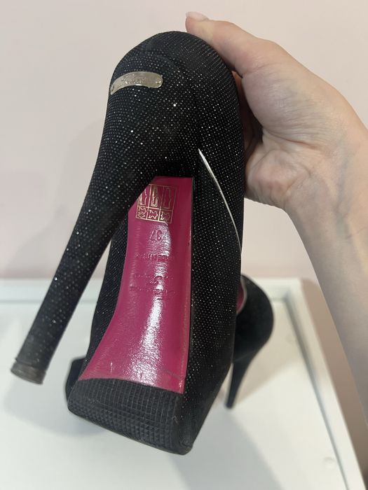 Ботильйони на платформі