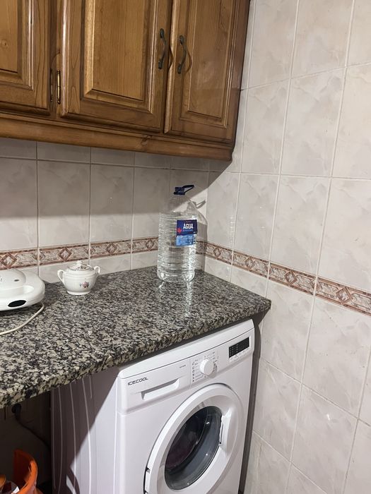 Aluga se quarto no centro de viseu