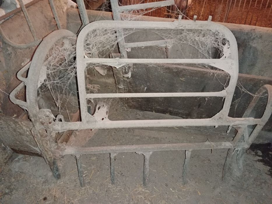 Klatka porodawa porodówka  loch karmniki