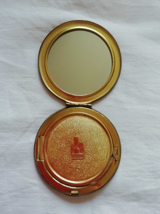 Пудреница. Ленэмальер. СССР. Латунь, позолота