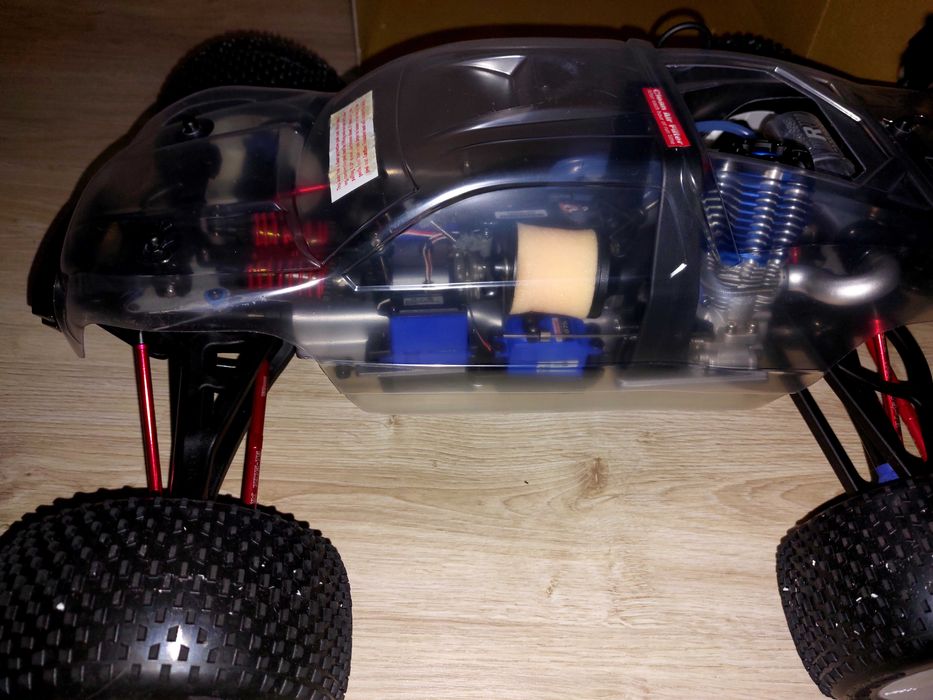 Traxxas revo 3.3 platinum edition